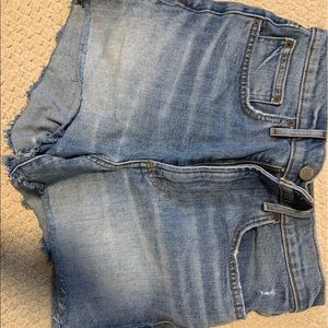 Aritzia the denim forum shorts size 27